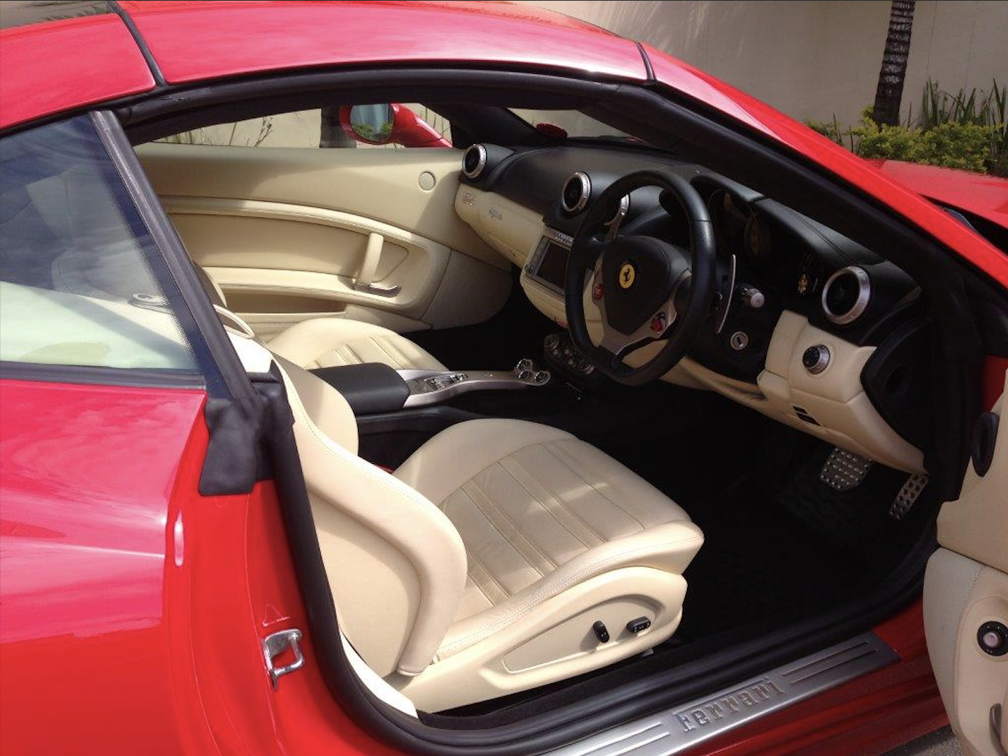 Ferrari California interior