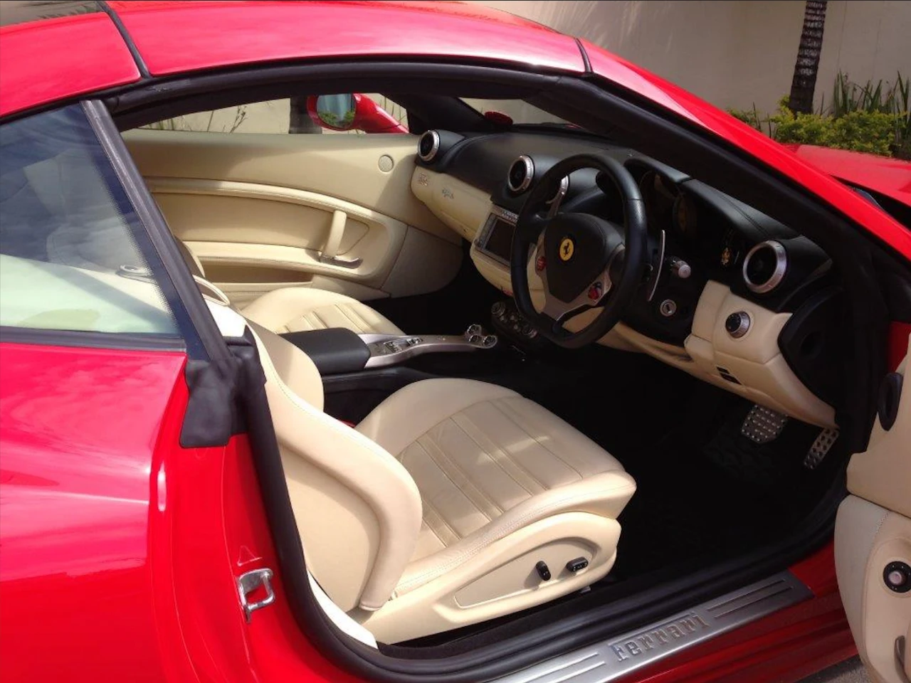 Ferrari California cabin